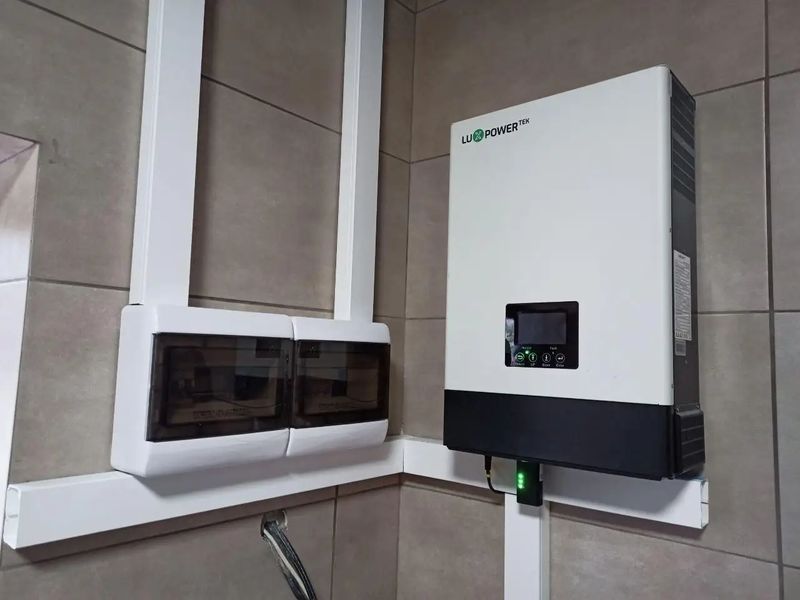 Комплект бесперебойного питания LuxPower SNA5000 WPV + Pylontech US5000 48V 100Аh (LiFePO4) 1862540772 фото