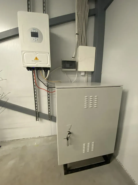 Комплект безперебійного живлення Deye SUN-6K-SG05LP1-EU 6kW + Deye SE-F5 Pro-C SUN-6K-SG05LSE-F5Pro-L фото