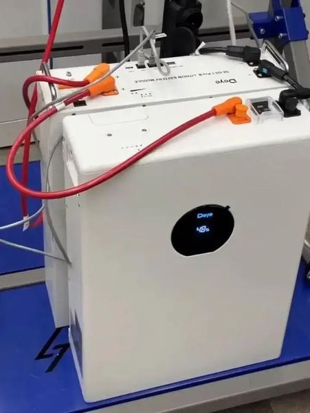 Комплект безперебійного живлення Deye SUN-6K-SG05LP1-EU 6kW + Deye SE-F5 Pro-C SUN-6K-SG05LSE-F5Pro-L фото